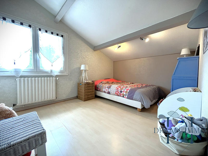 Maison traditionnelle - 143 m² - 5 pièces