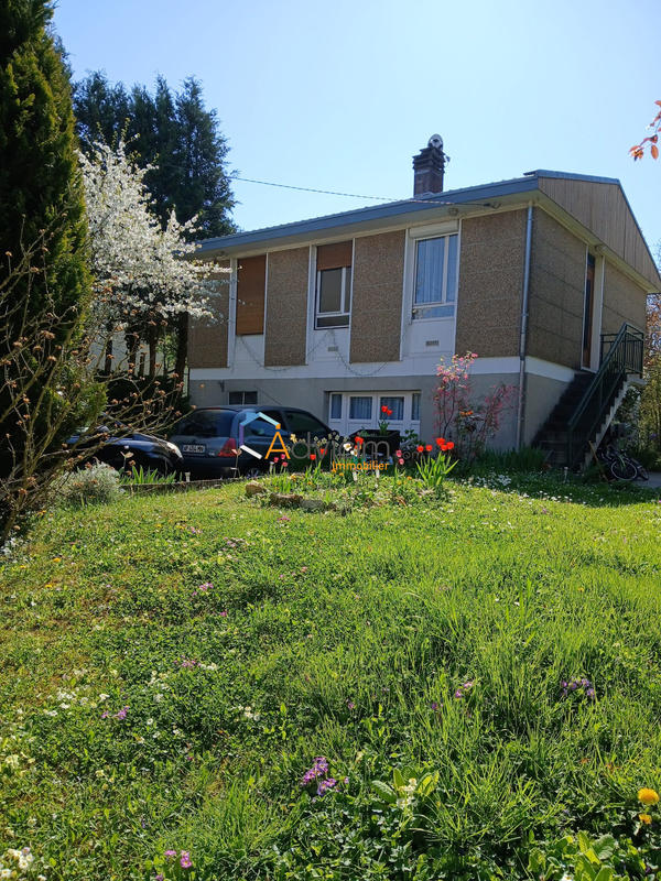 Maison traditionnelle - 105 m² - 5 pièces