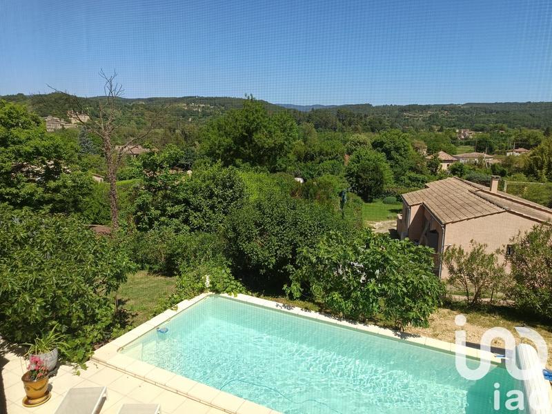 Maison - 182 m² - 8 pièces