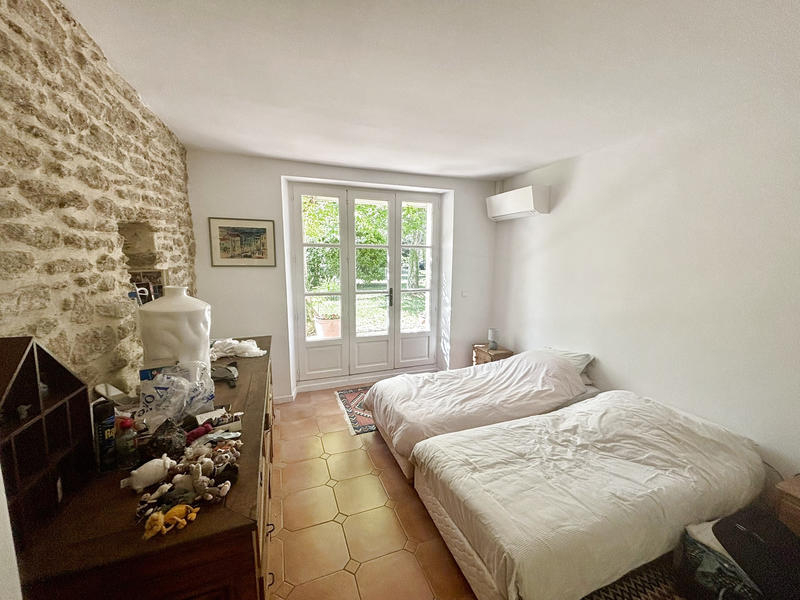 Mas - 250 m² - 8 pièces