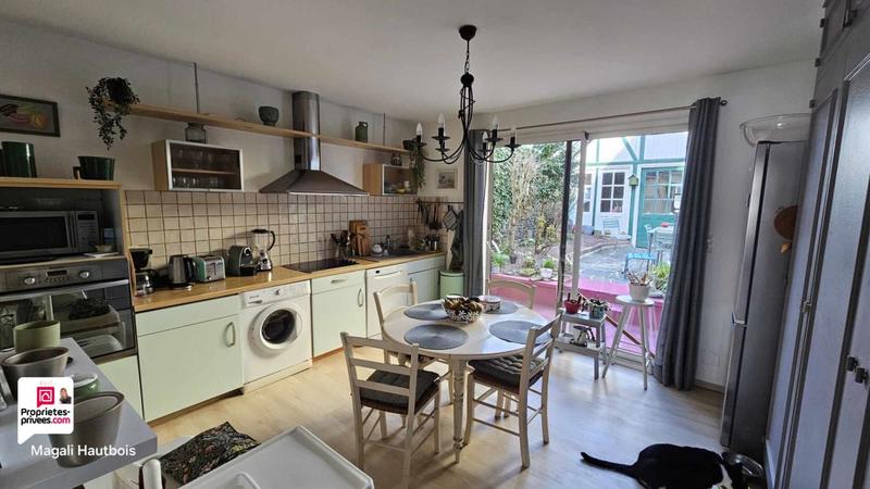 Maison - 121 m² - 6 pièces