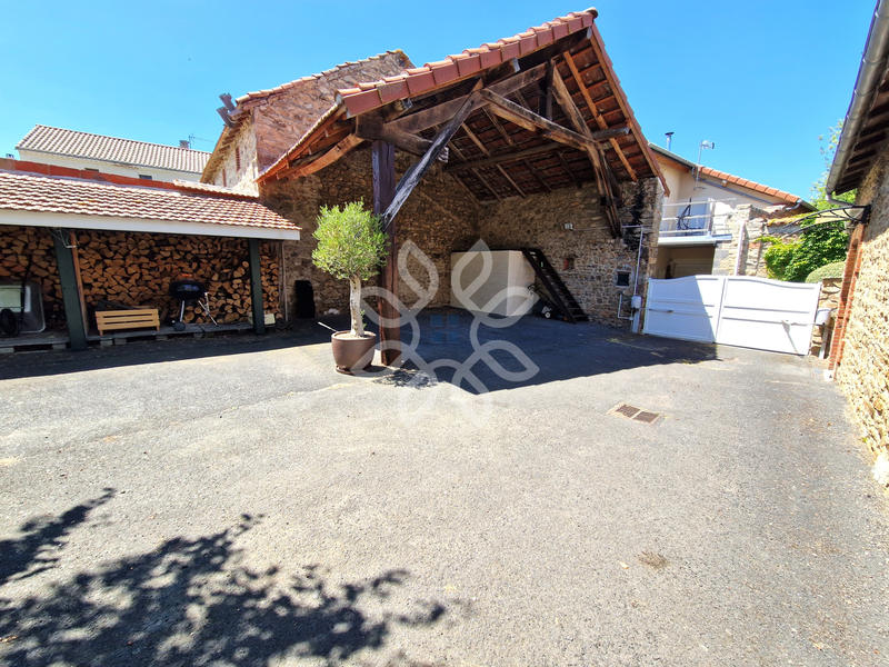 Maison - 285 m² - 6 pièces