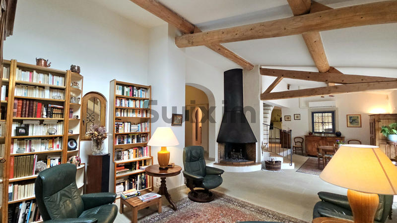 Maison - 185 m² - 5 pièces