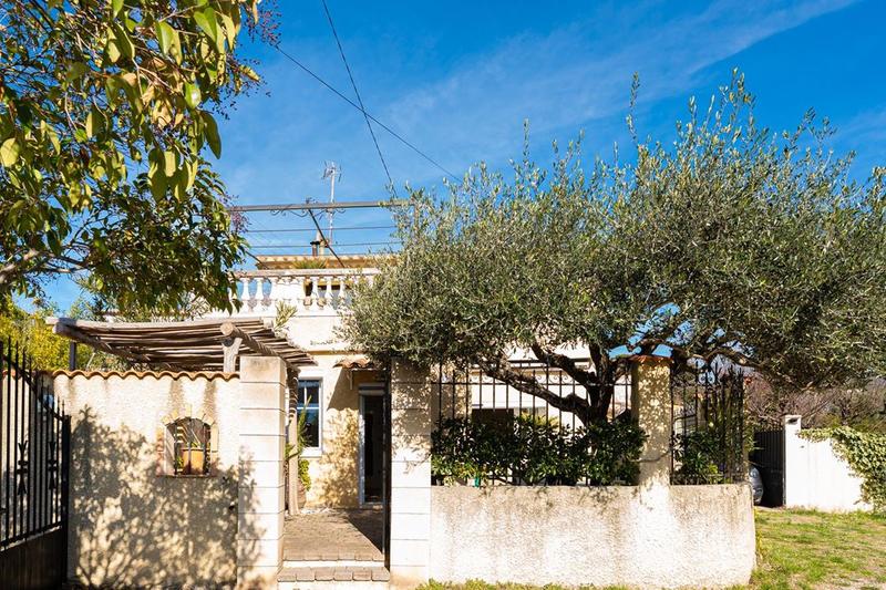 Maison traditionnelle - 95 m² - 3 pièces