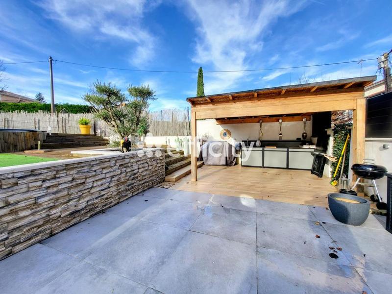 Appartement - 80 m² - 4 pièces