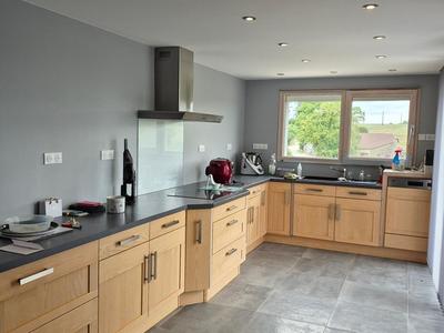 Demeure - 260 m² - 6 pièces