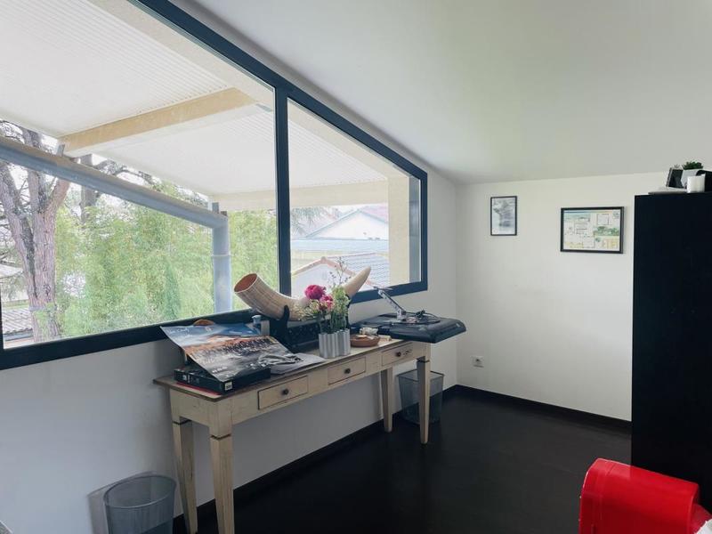 Maison - 180 m² - 5 pièces