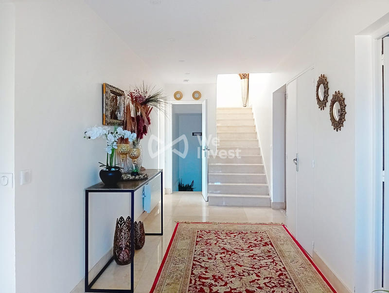 Maison contemporaine - 340 m² - 10 pièces