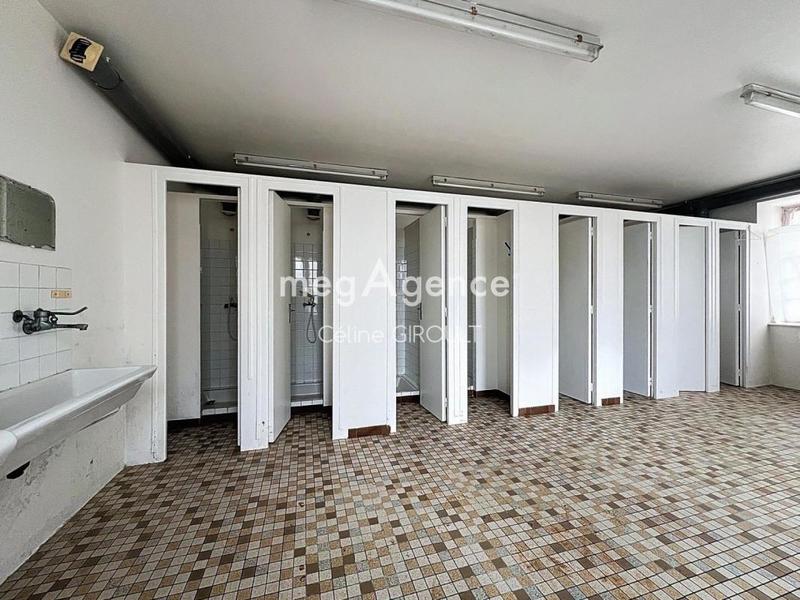 Local commercial - 1 044 m² - 10 pièces