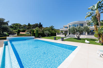 Maison - 350 m² - 7 pièces