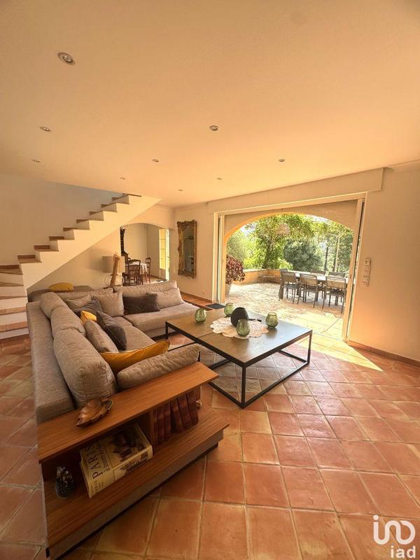 Maison - 185 m² - 5 pièces