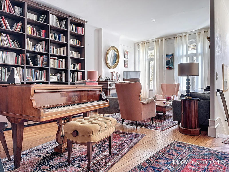 Maison - 185 m² - 6 pièces