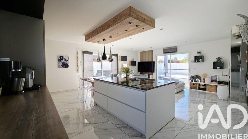 Maison - 92 m² - 4 pièces