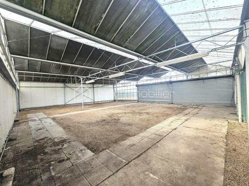 Local commercial - 825 m² - 8 pièces