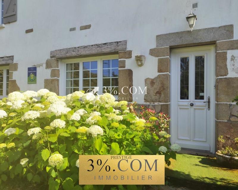 Maison - 290 m² - 9 pièces