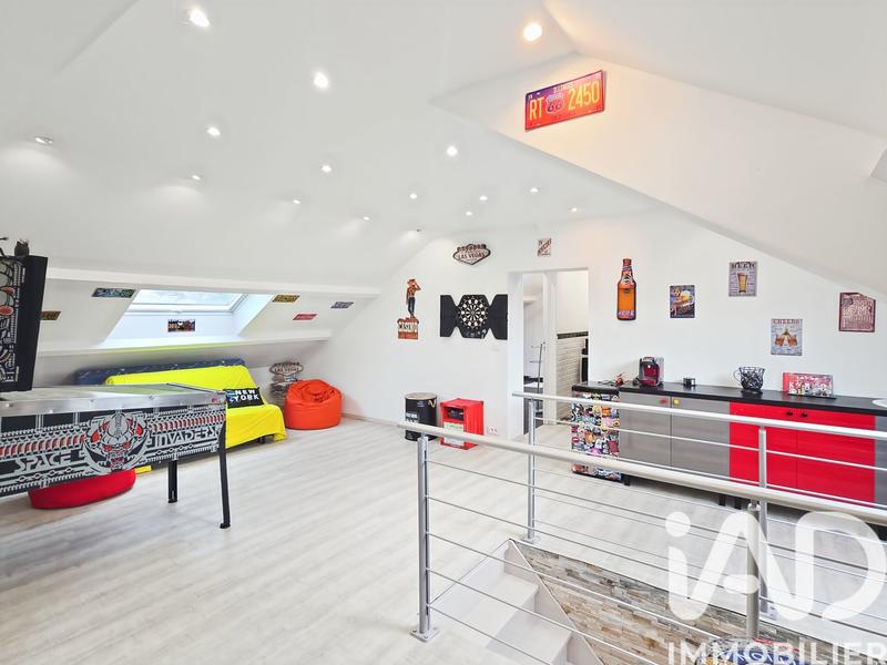 Maison - 184 m² - 8 pièces