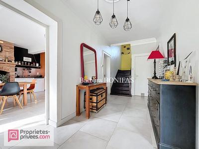 Maison - 200 m² - 8 pièces