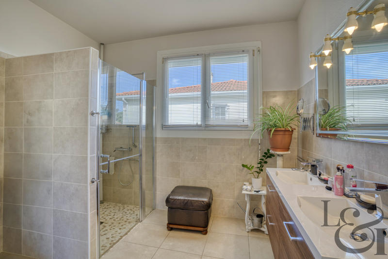 Maison - 197 m² - 7 pièces