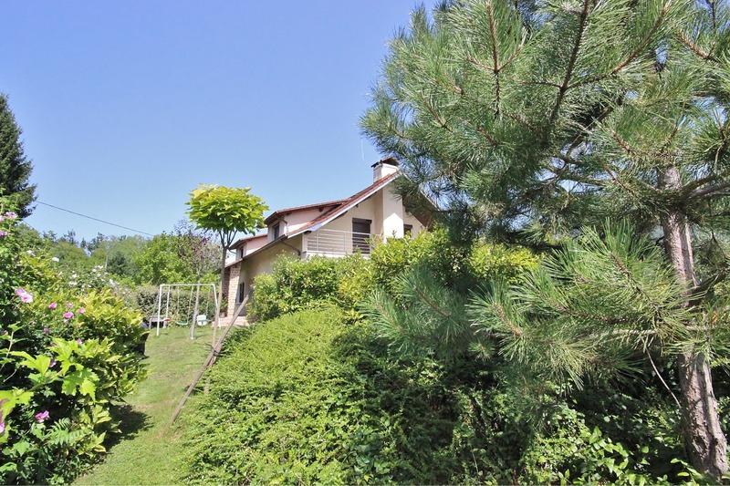 Maison - 220 m² - 7 pièces