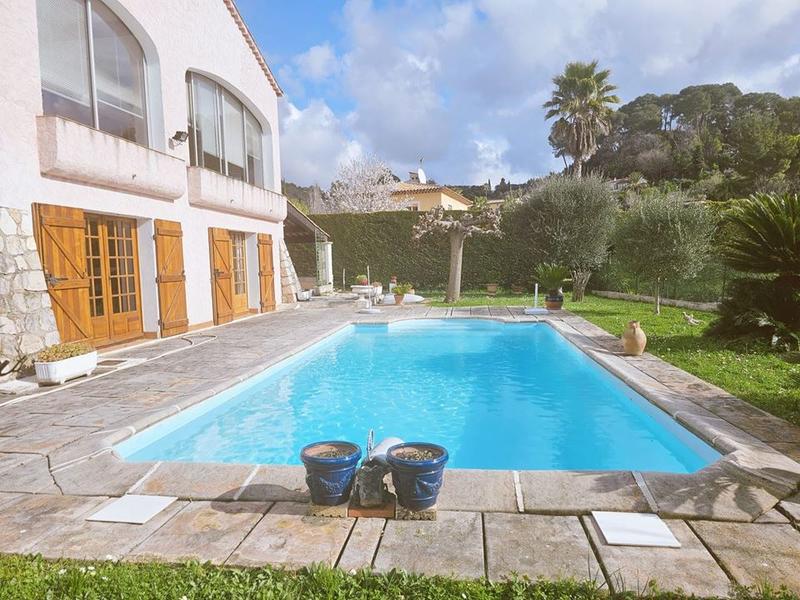 Maison traditionnelle - 112 m² - 4 pièces