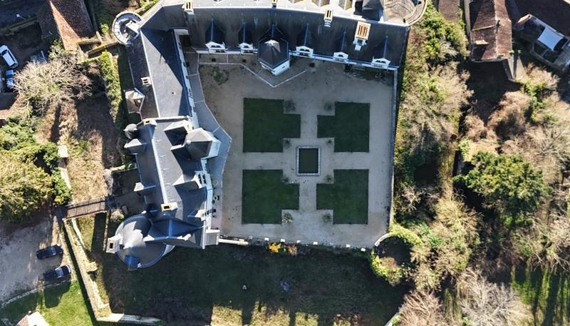 Manoir - 1 300 m² - 20 pièces