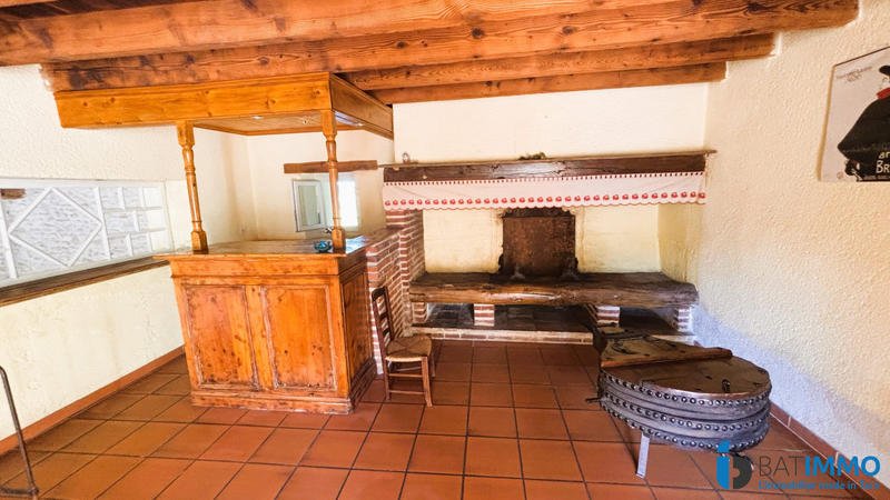 Maison - 280 m² - 6 pièces