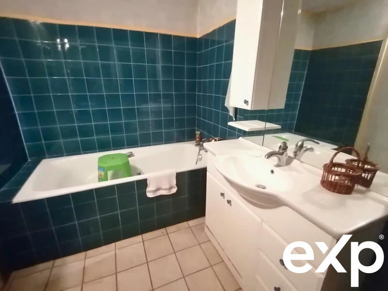 Maison traditionnelle - 141 m² - 6 pièces