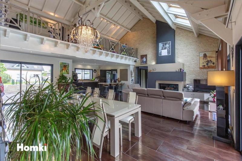 Maison - 237 m² - 5 pièces