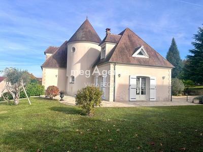 Maison - 192 m² - 7 pièces