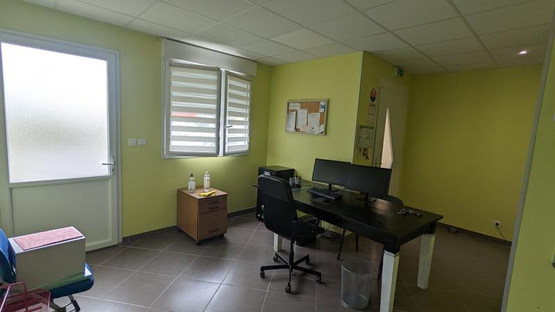 Local d'activités - 200 m² - 5 pièces