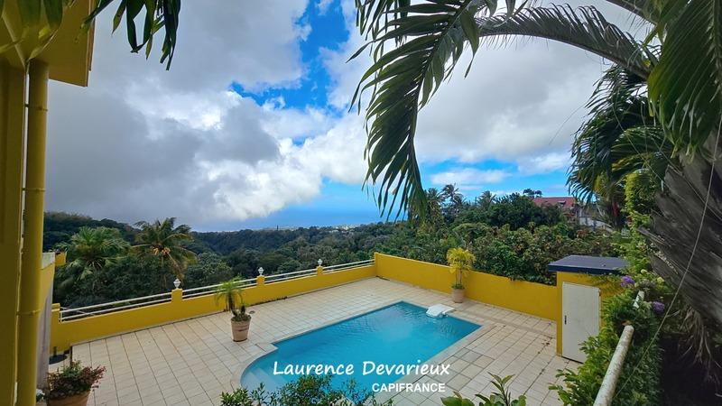 Maison - 200 m² - 5 pièces