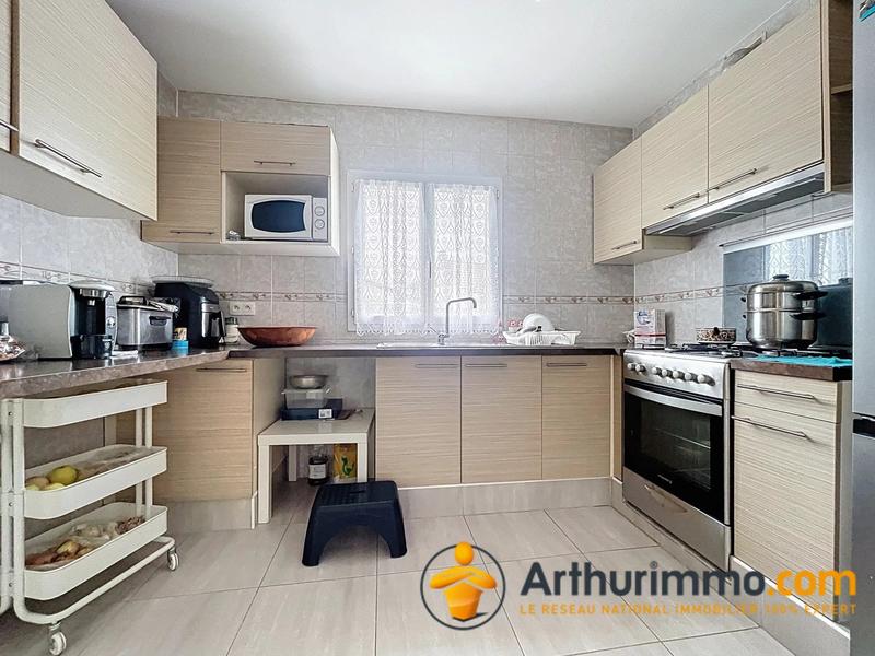 Maison - 225 m² - 10 pièces