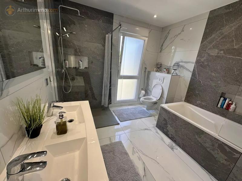 Maison - 165 m² - 6 pièces