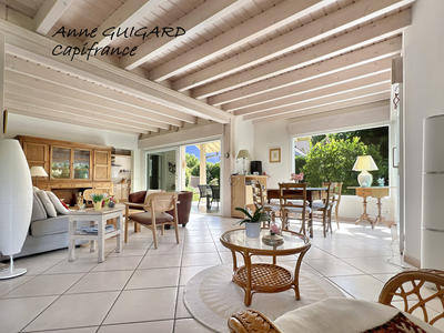 Maison - 232 m² - 7 pièces