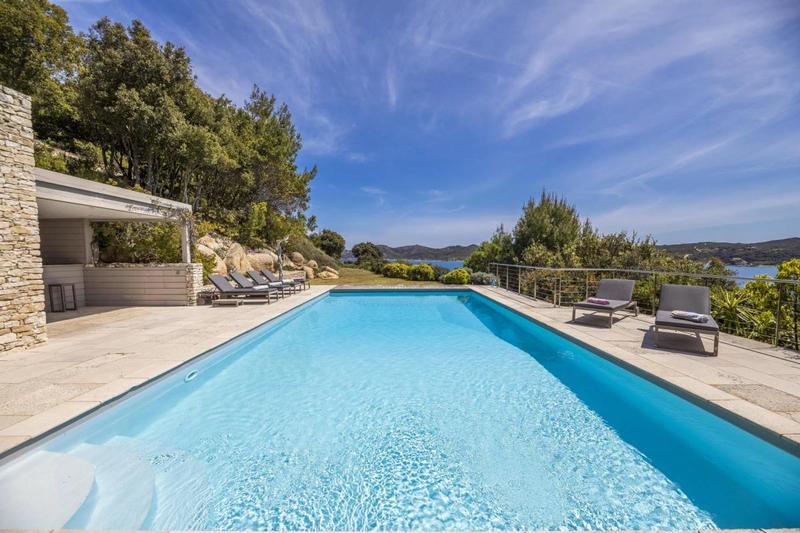 Propriété - 466 m² - 11 pièces