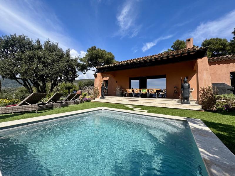 Maison - 210 m² - 7 pièces