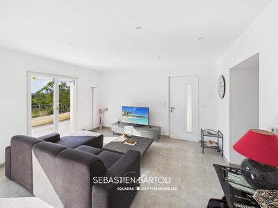 Maison - 208 m² - 4 pièces