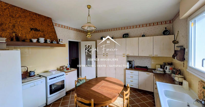 Maison - 300 m² - 10 pièces