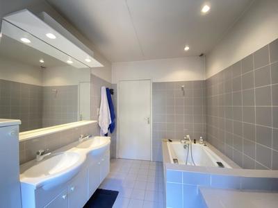 Appartement - 112 m² - 4 pièces