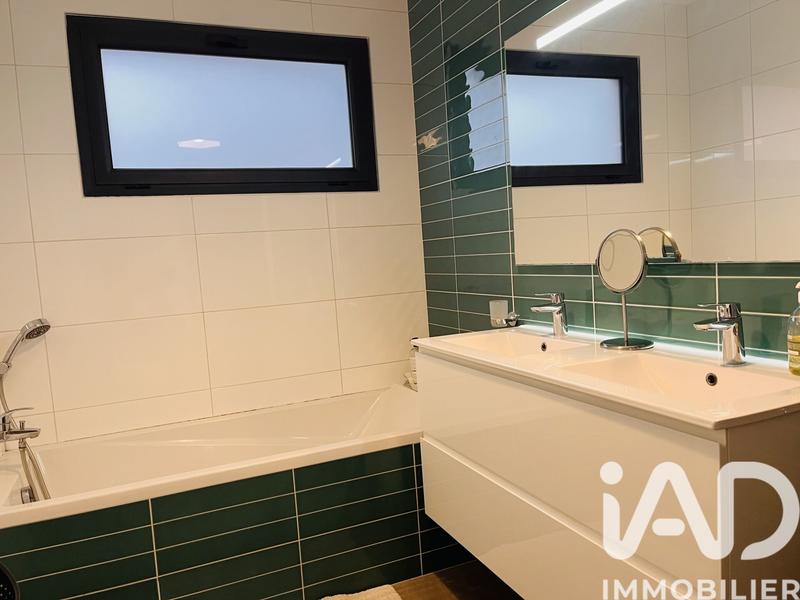 Maison - 210 m² - 7 pièces