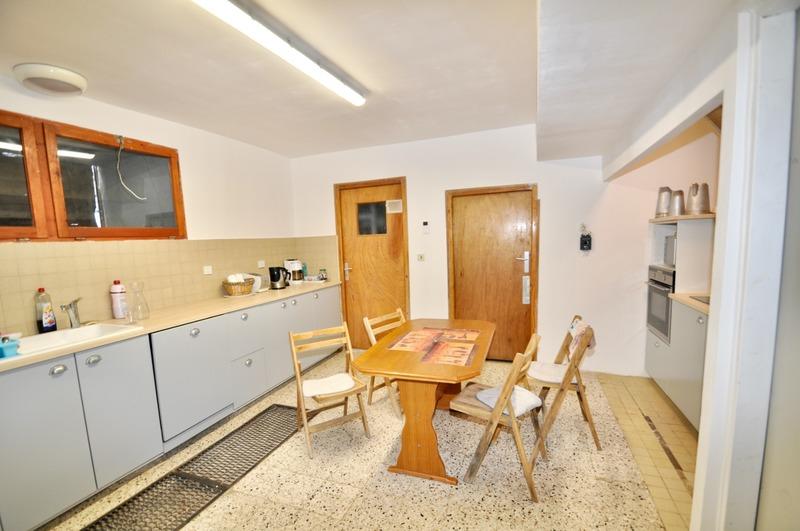 Maison en pierre - 300 m² - 12 pièces