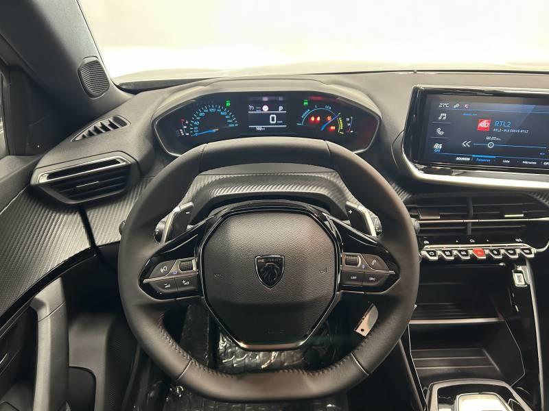 Peugeot 2008 Hybrid 136 e-Dcs6 Style