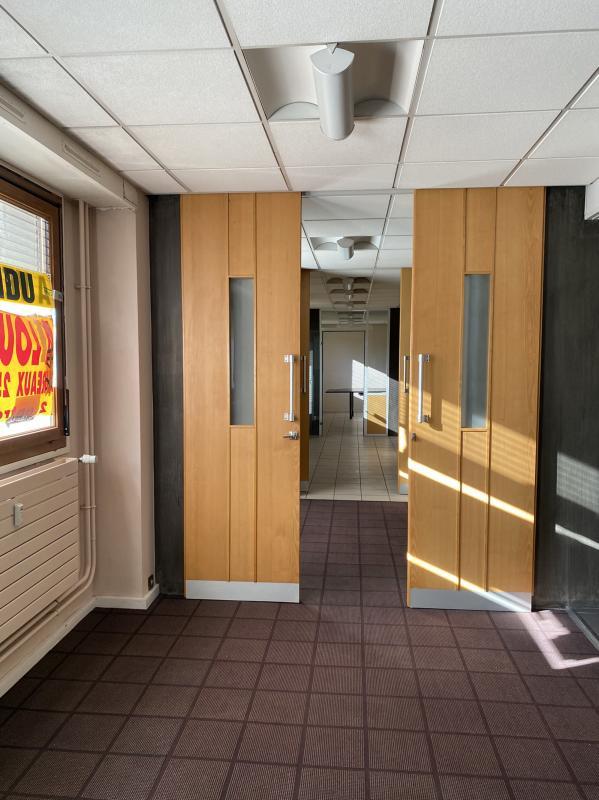 Bureau - 250 m² - 14 pièces