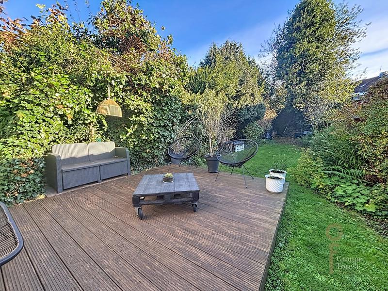 Maison - 210 m² - 6 pièces