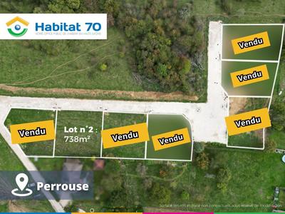 Terrain de lotissements - 738 m²