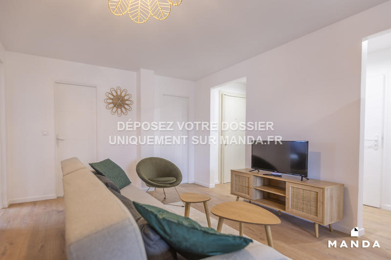 Chambre - 10 m² - 5 pièces