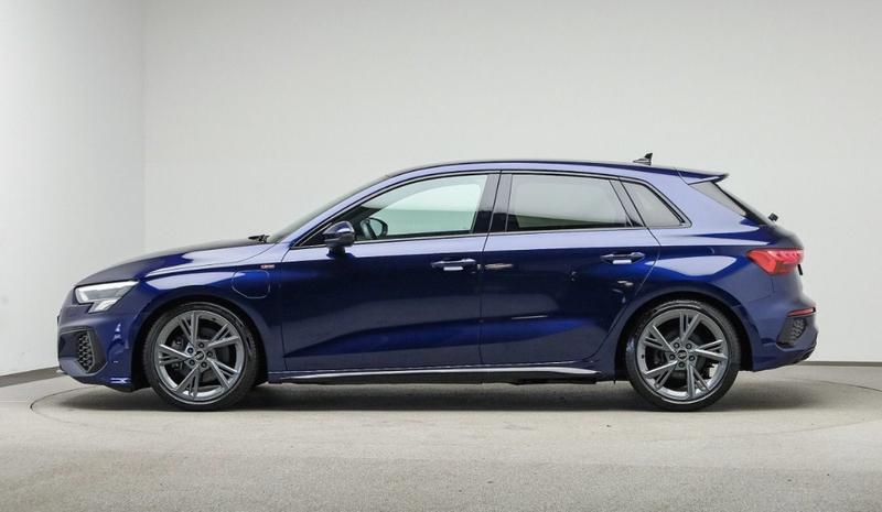 Audi A3 sportback 40 TFSIe 204 s-Line Hybride Rechargeable / Audi Sound System Regulateur de Distnce Apple Carplay Android Auto Jantes 18"