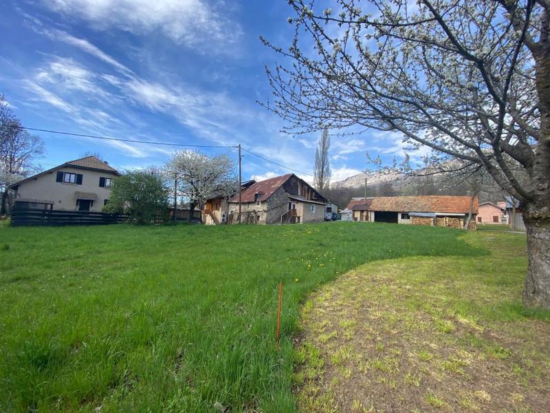 Terrain - 735 m²