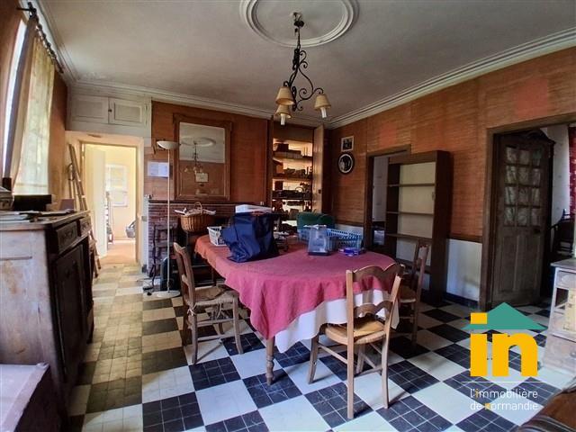 Propriété - 262 m² - 11 pièces