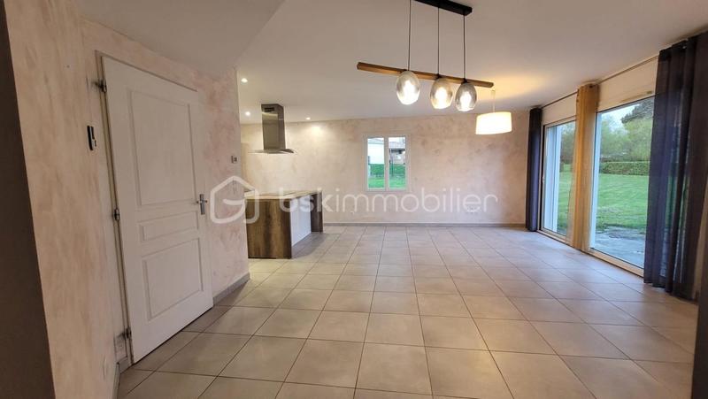 Maison - 90 m² - 5 pièces